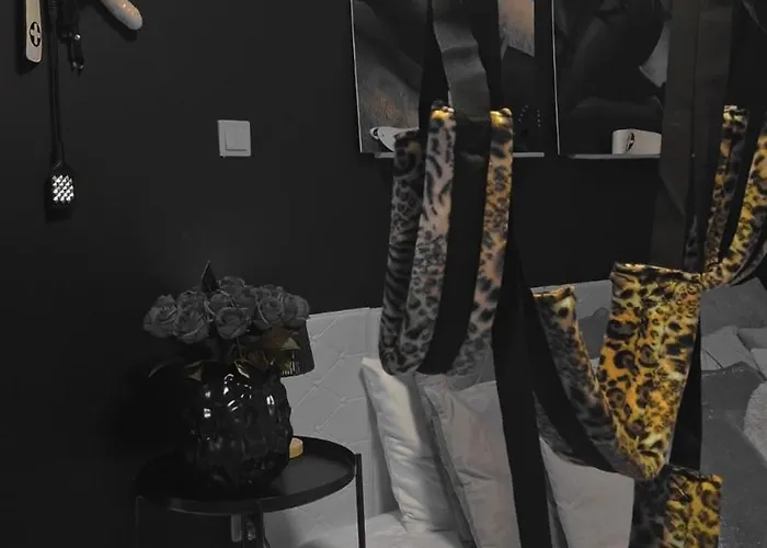 Apartman Pink Bdsm Apartment Lalka Milosci *